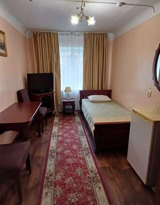 Гостиница Волжанка Саратов Одноместный номер с общим душем и туалетом-3