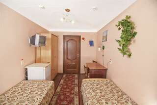 Гостиница Волжанка Саратов Кровать в 4-местном общем номере-1